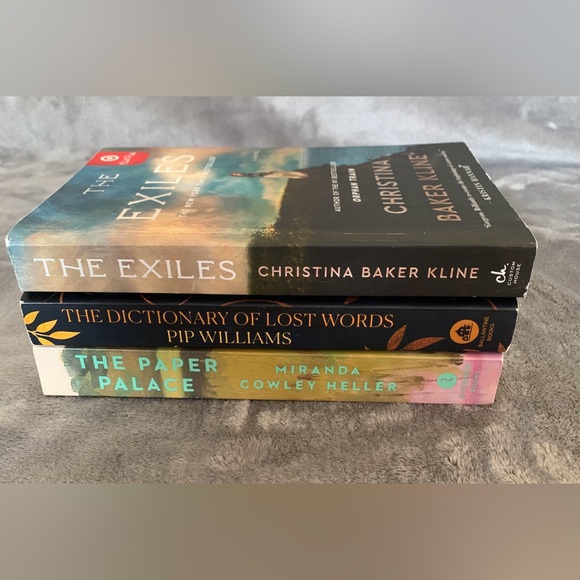 Set of Three Bestselling Novels - Picture 3 of 3